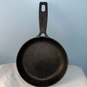 Vintage 8” Mason Cast Iron Skillet Frying Pan